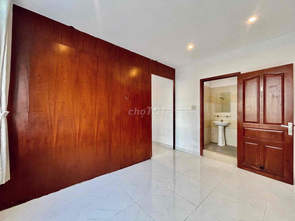 We'll rent out a bedroom, separate a window from Lê Văn Thọ Gò Vấp.