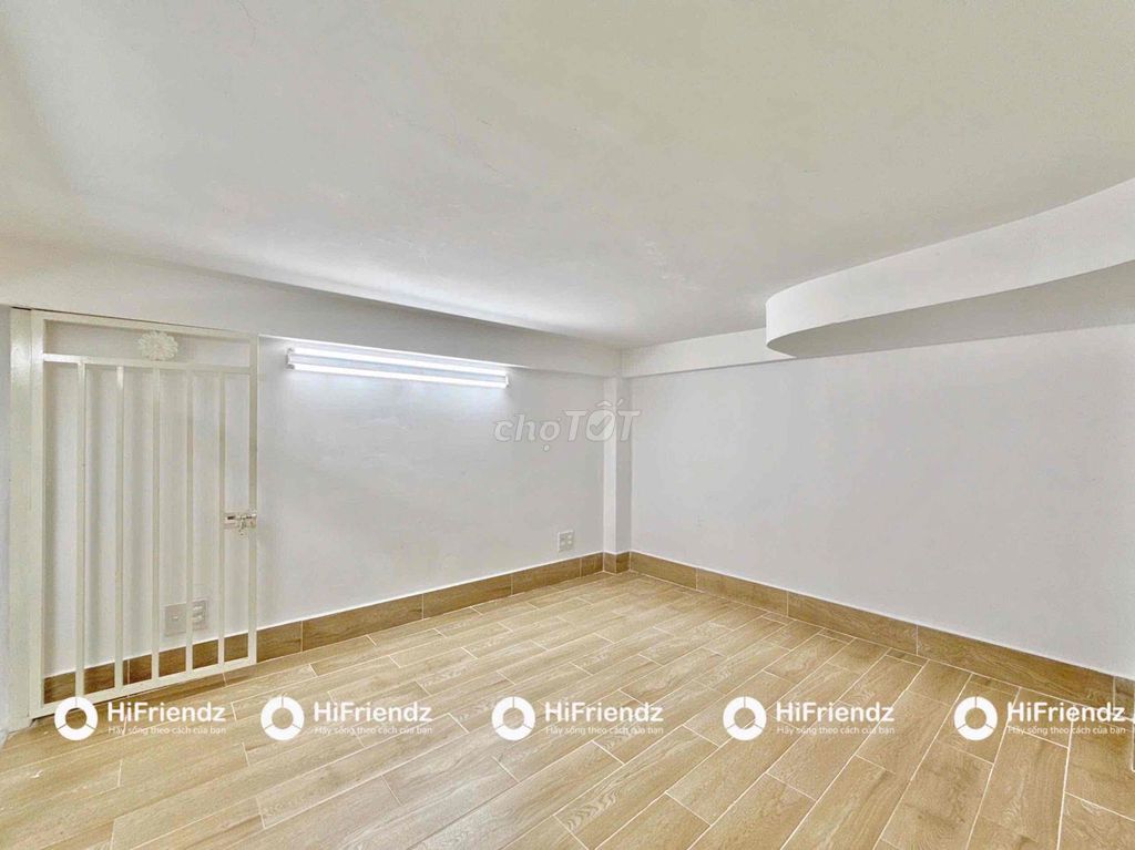Rent a room with 40 M2 - bancol in four.