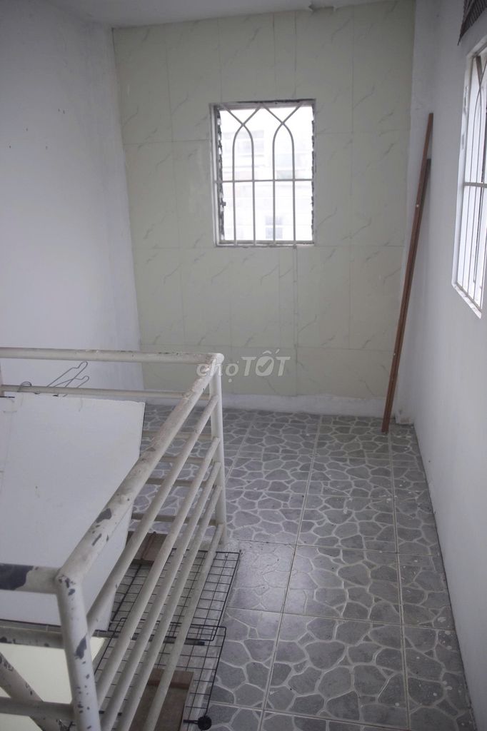 Rent an entire building on 54 Trần Quang Khải.
