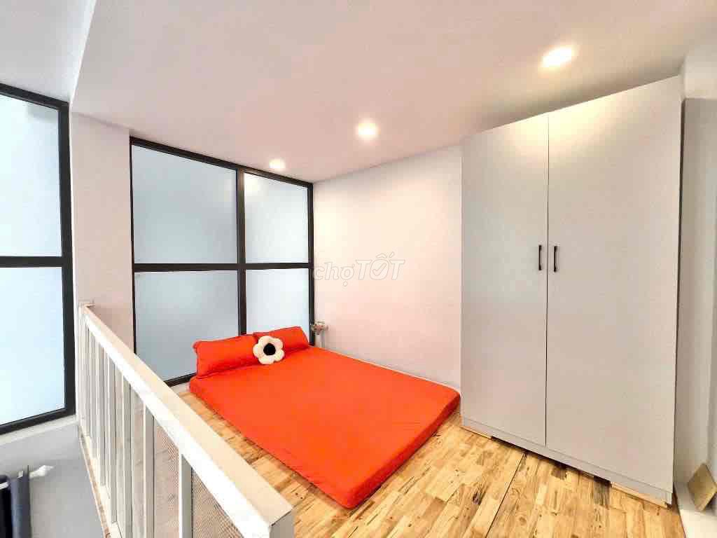 Opening a series of balconys - super hessv prices right at seven.