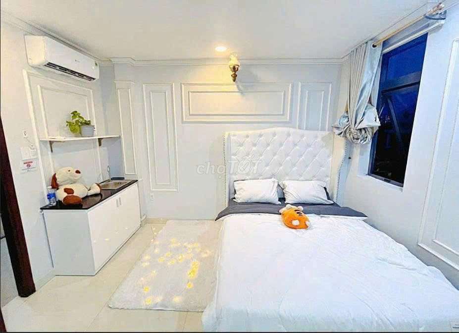 Public Banding studio - full interior
