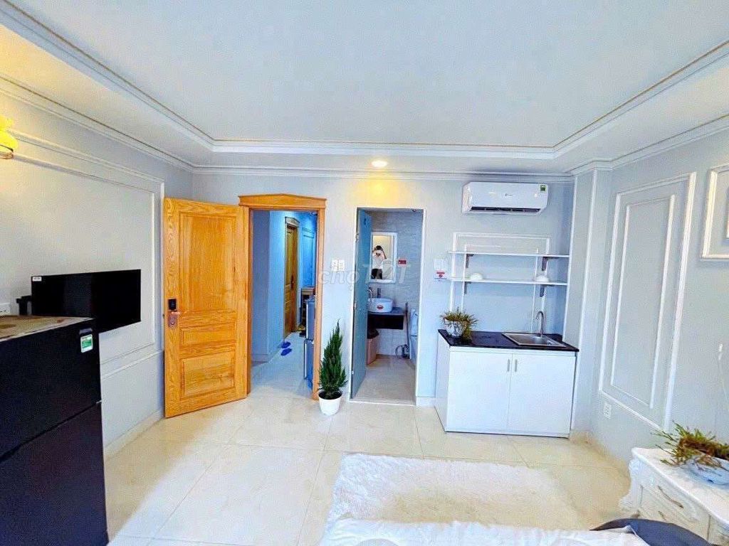 Public Banding studio - full interior