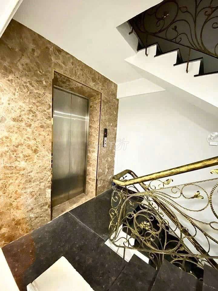 Public Banding studio - full interior