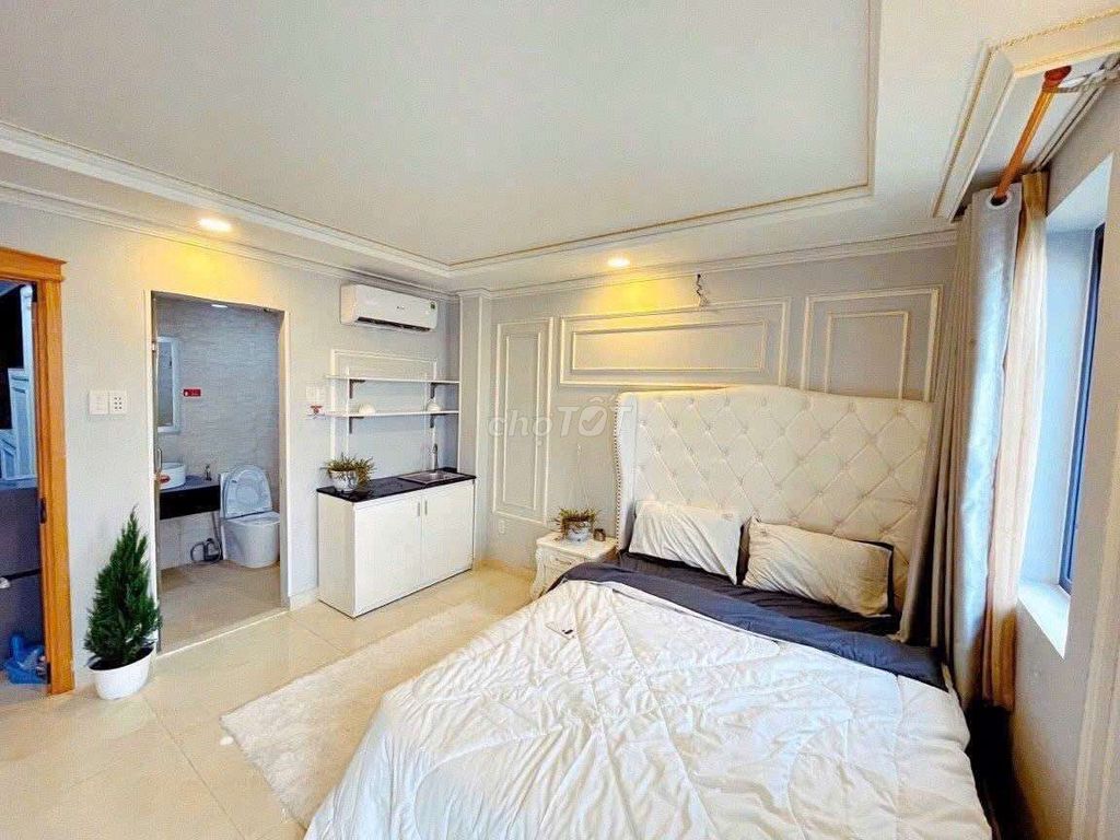 Public Banding studio - full interior