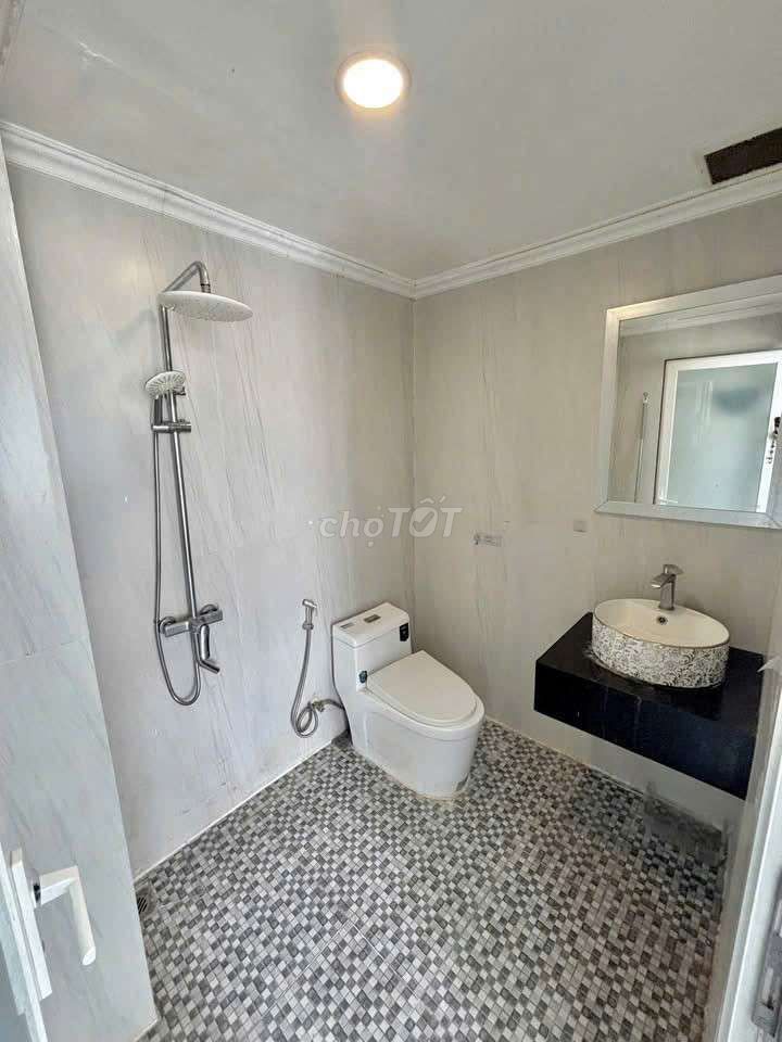 Public Banding studio - full interior