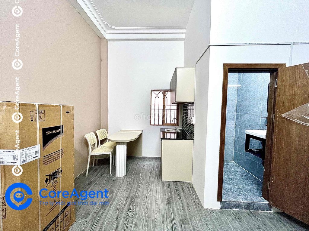 The service apartment. One bedroom. A Bancol full interior with an elevator in the air.