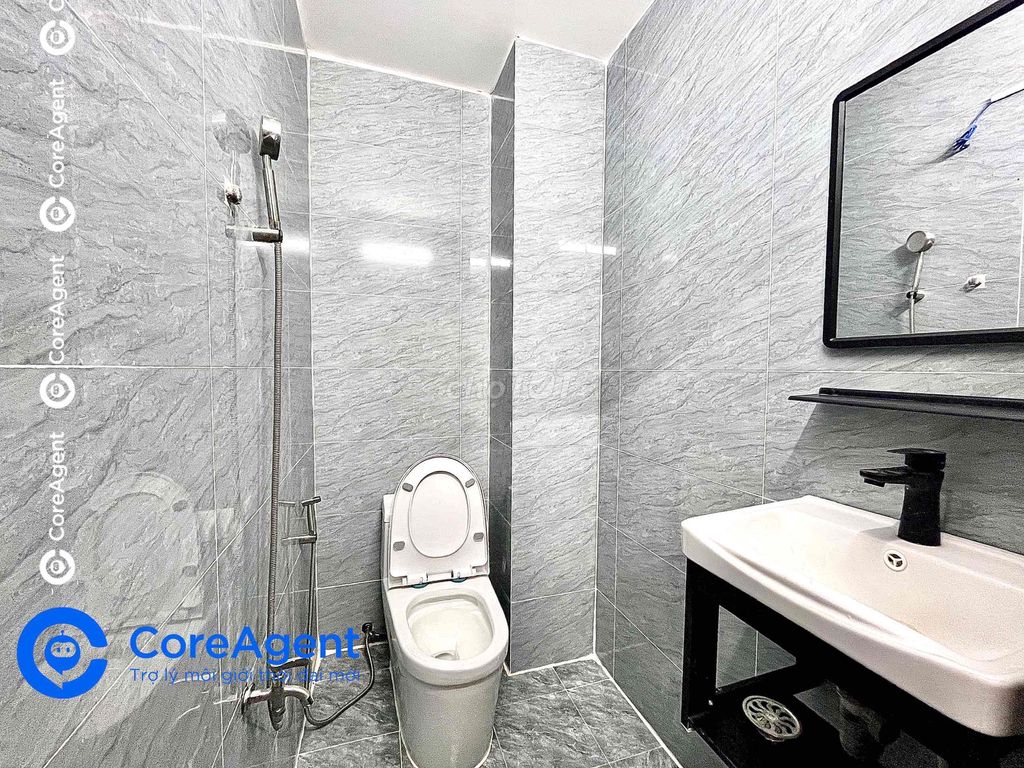 The service apartment. One bedroom. A Bancol full interior with an elevator in the air.