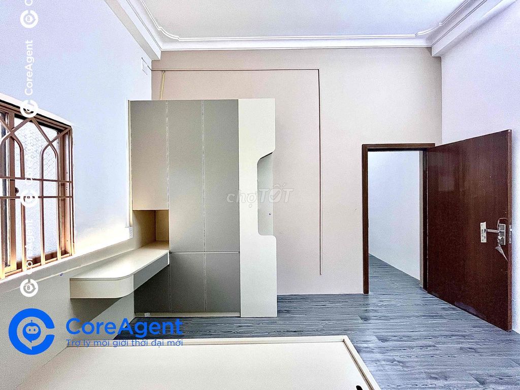The service apartment. One bedroom. A Bancol full interior with an elevator in the air.