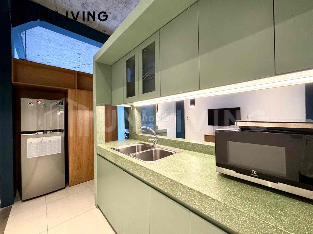 The 2nd county apartment, banconl view -- strange vibe -- full interior.