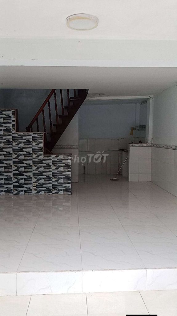 Rent a house. One floor. Two bedrooms near the bridge.
