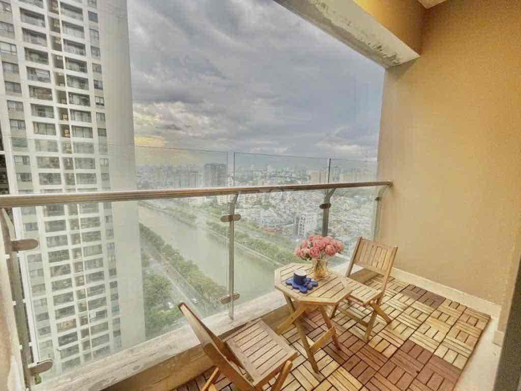 Two bedrooms 81 meters 2 full Gold View interior.