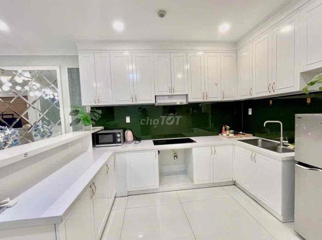 Two bedrooms 81 meters 2 full Gold View interior.