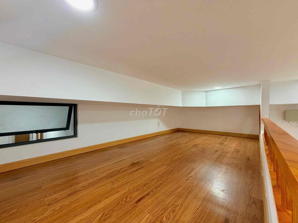 Rent room in the spring ceiling. The 7th district has a full internal guard on it.