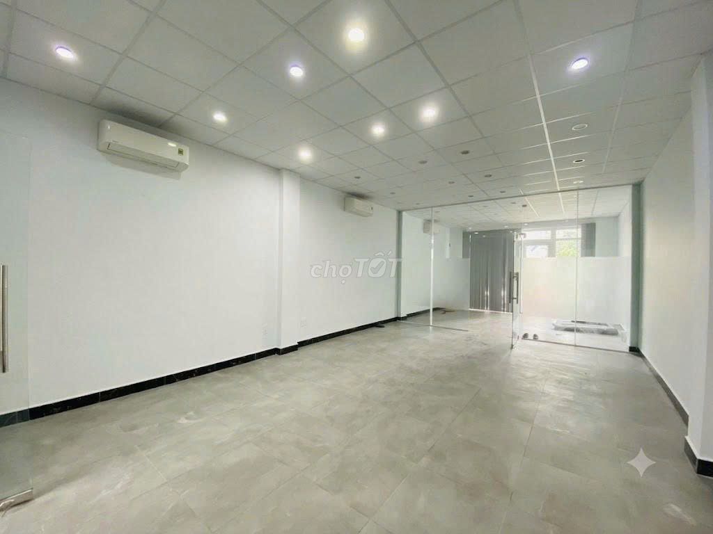 New House Pole - 163 C Tô Hiến Thành P. Peace. Area uses 400 m2.