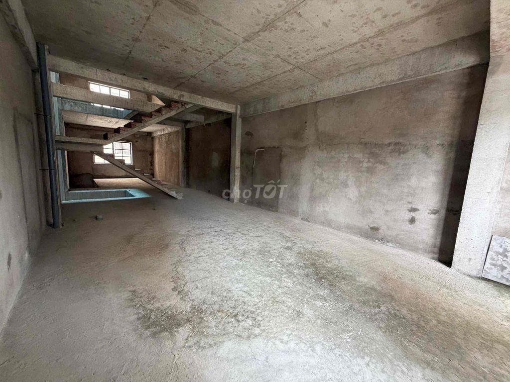 Rent three apartments right next to Cityland Park Hill area: 15 x20 for Cty, service apartment.