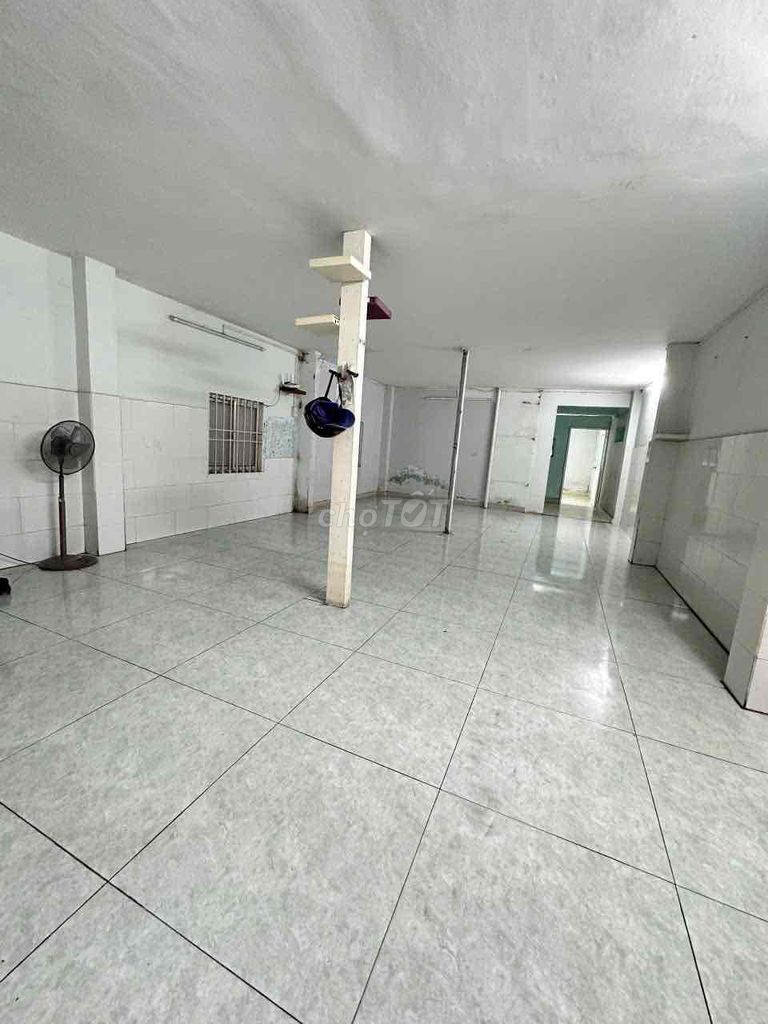 Rent 444/A Phan Xích Long using 200 meters 4 bedrooms for 11 million