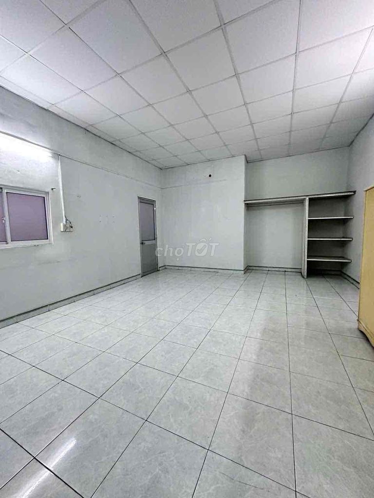 Rent 444/A Phan Xích Long using 200 meters 4 bedrooms for 11 million