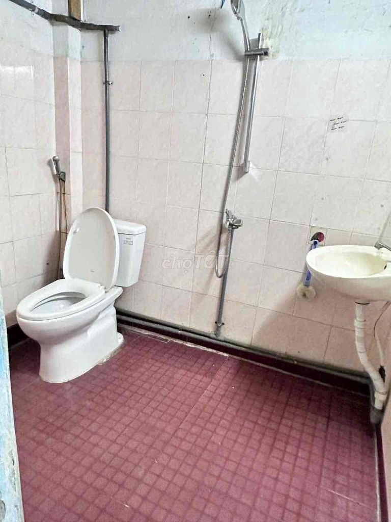 Rent 444/A Phan Xích Long using 200 meters 4 bedrooms for 11 million