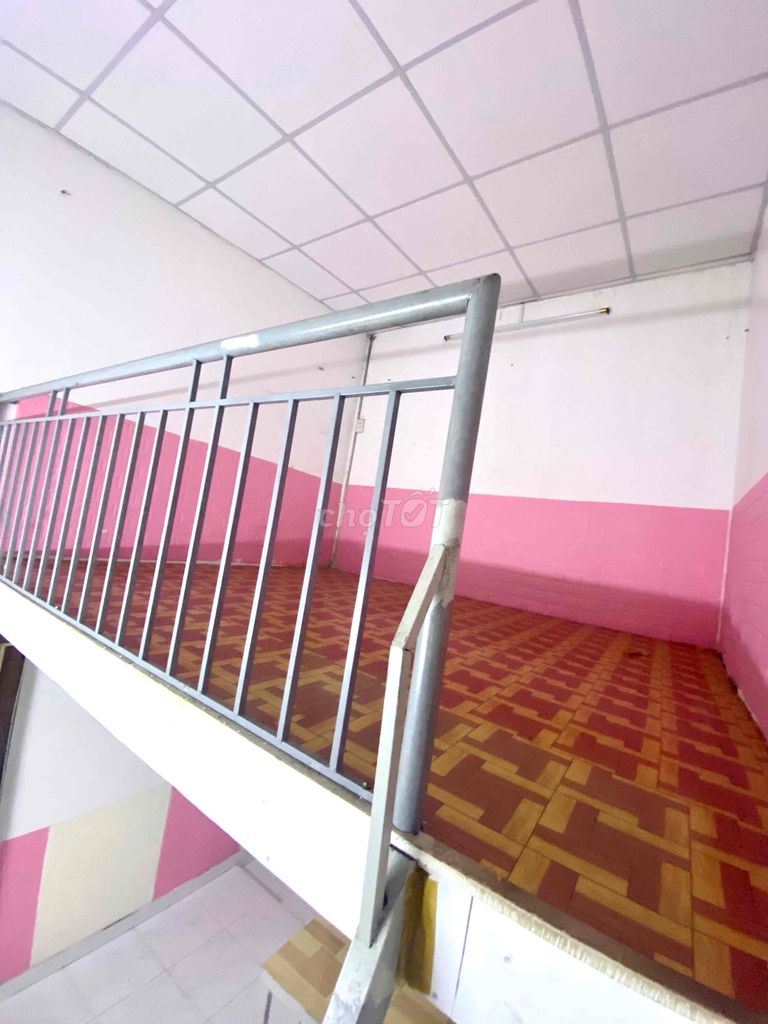 It's the owner who rents a room with furniture.