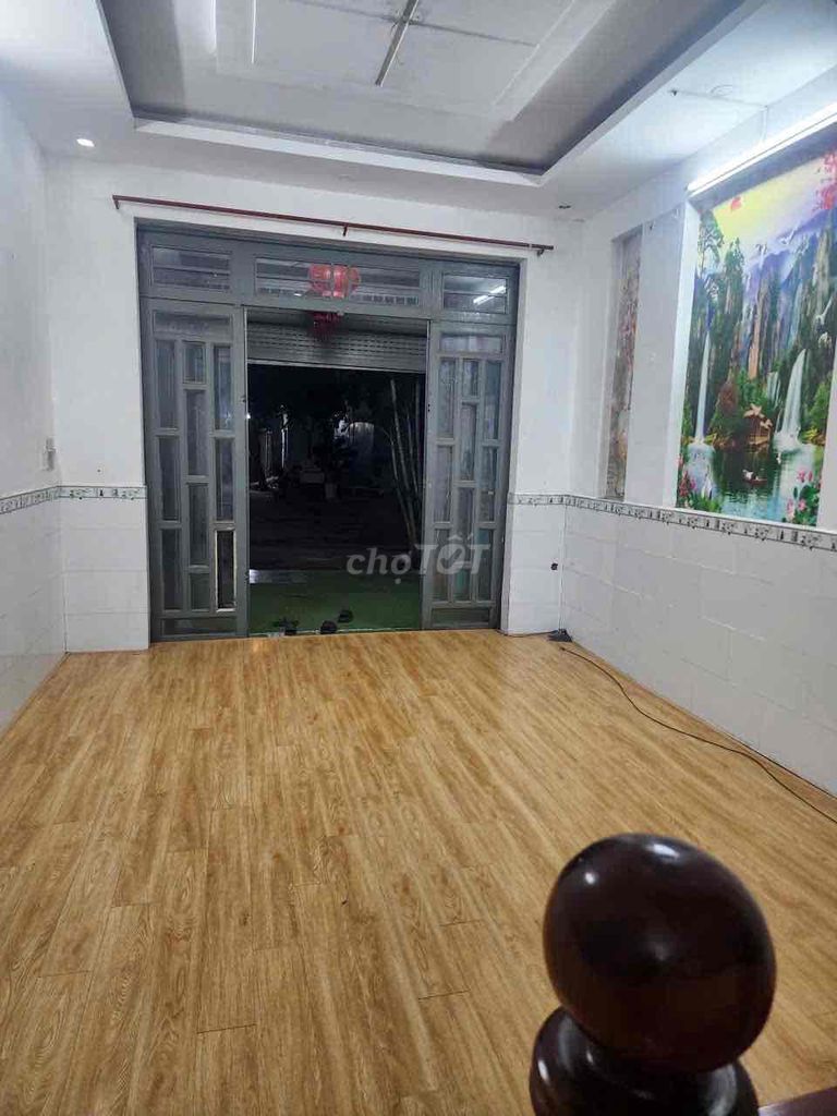 Rent the entire alley with 3.5 million interior.