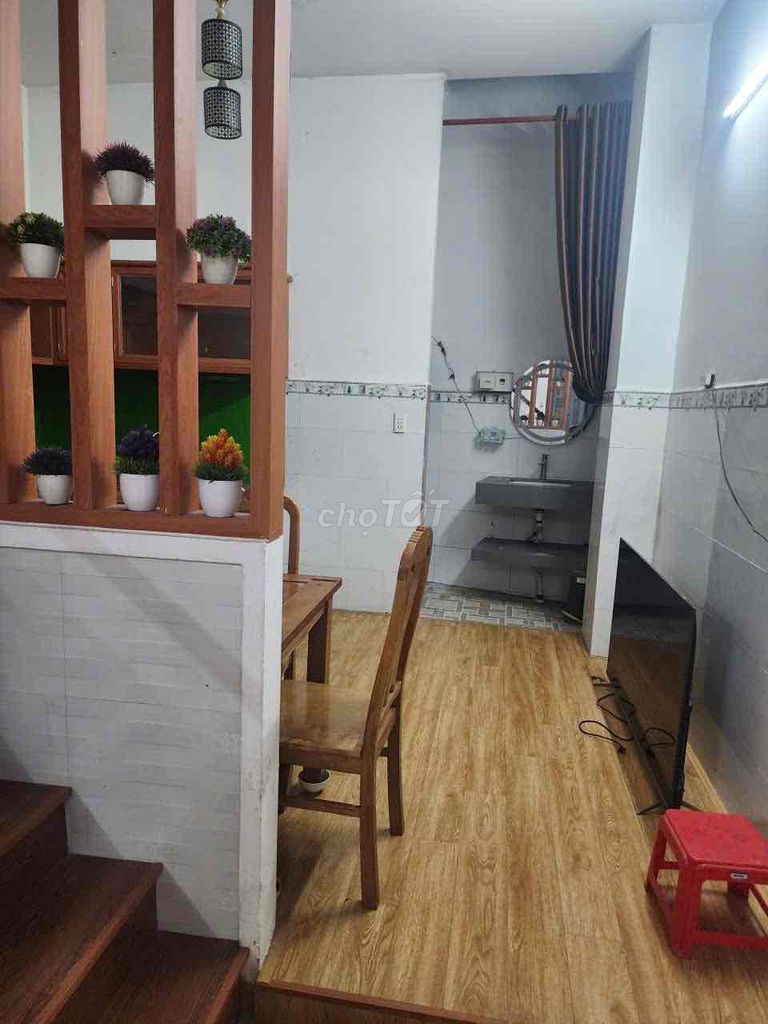 Rent the entire alley with 3.5 million interior.