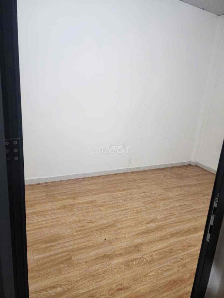 Rent the entire alley with 3.5 million interior.