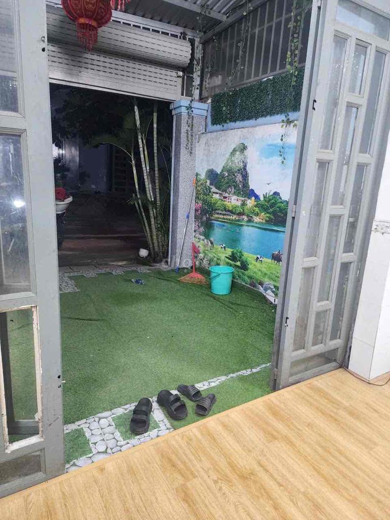 Rent the entire alley with 3.5 million interior.