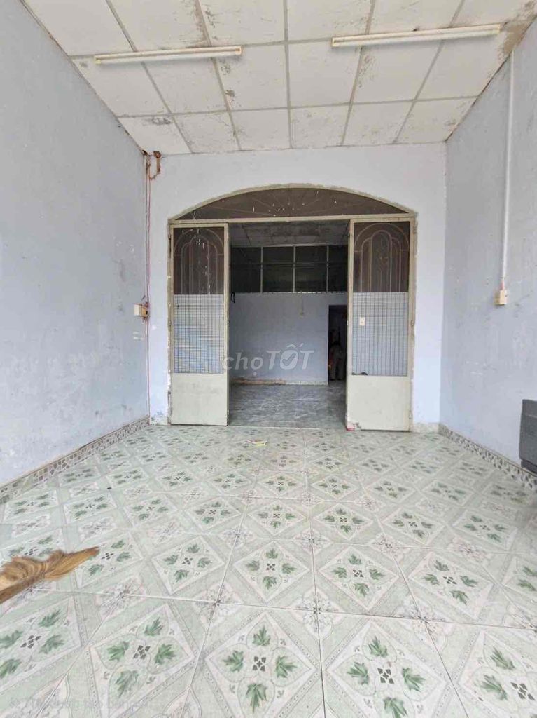 Rent an alley 6 meters from the front. Just 50 meters. Two bedrooms.