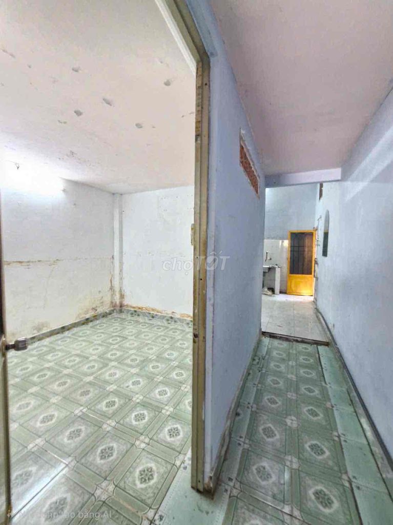 Rent an alley 6 meters from the front. Just 50 meters. Two bedrooms.