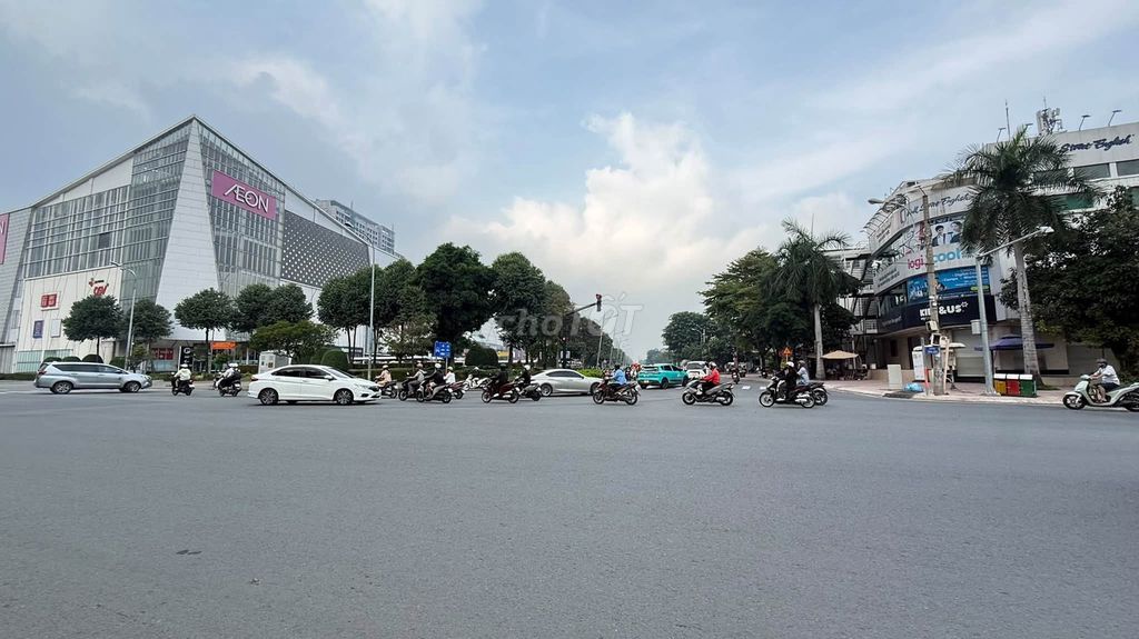 A business, opposite of aeon mall, Tên Lửa Street, area 4 X 21 M, 3/5 of the screen.