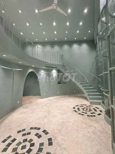 Bàu Cát cash, equal to 8 meters, area: 40 meters, 2 stories, shop match, showrooom
