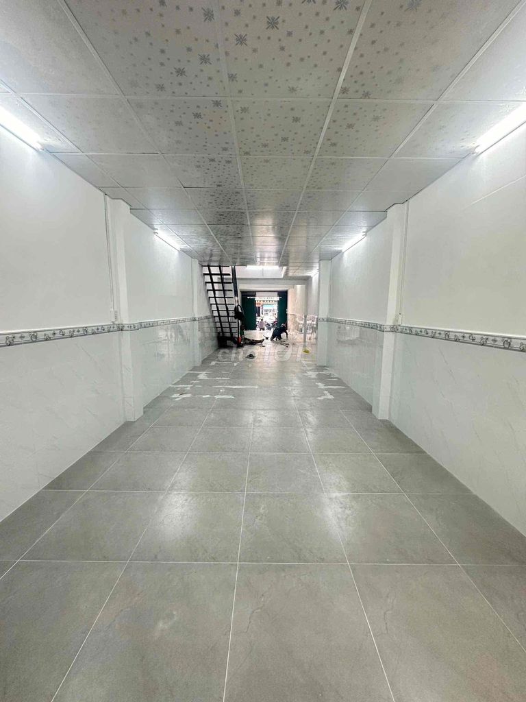 Rent a 12th tb. area: 3 m8 x 30 meters at 17 million