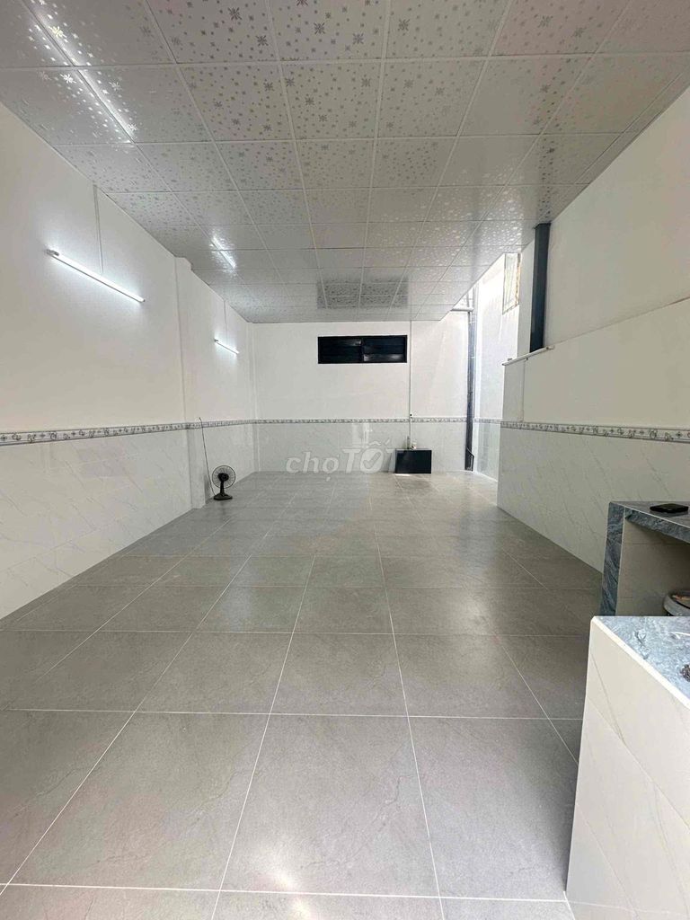 Rent a 12th tb. area: 3 m8 x 30 meters at 17 million
