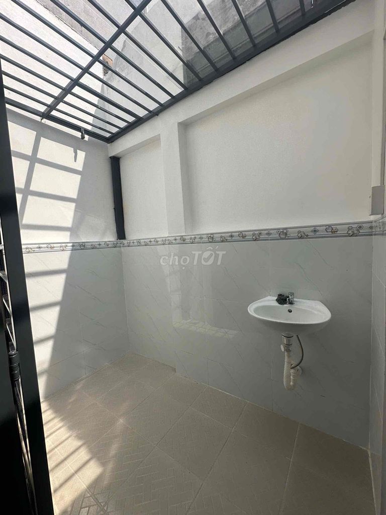 Rent a 12th tb. area: 3 m8 x 30 meters at 17 million
