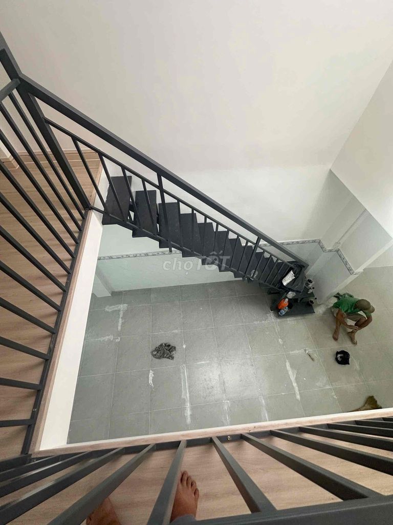 Rent a 12th tb. area: 3 m8 x 30 meters at 17 million