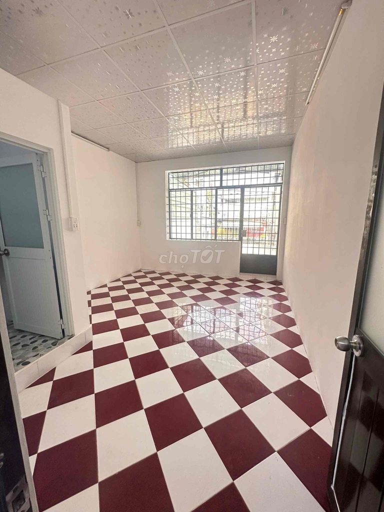 Rent a 12th tb. area: 3 m8 x 30 meters at 17 million