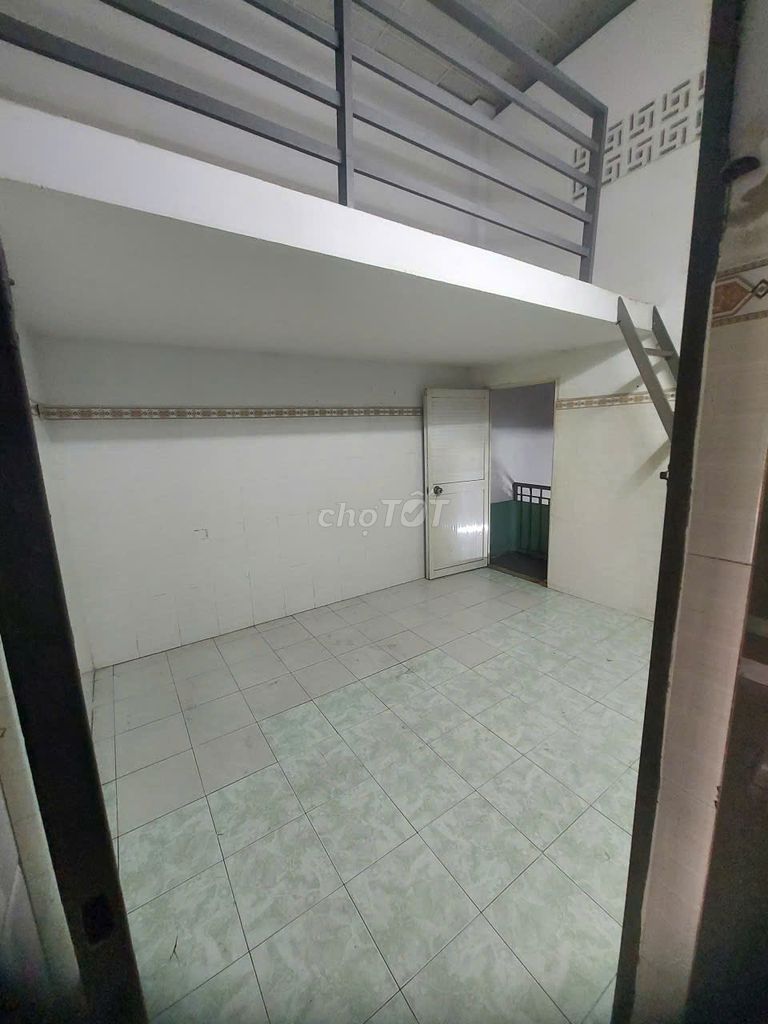 Rent a cash house, the original alley 413 Lê Văn Quới.