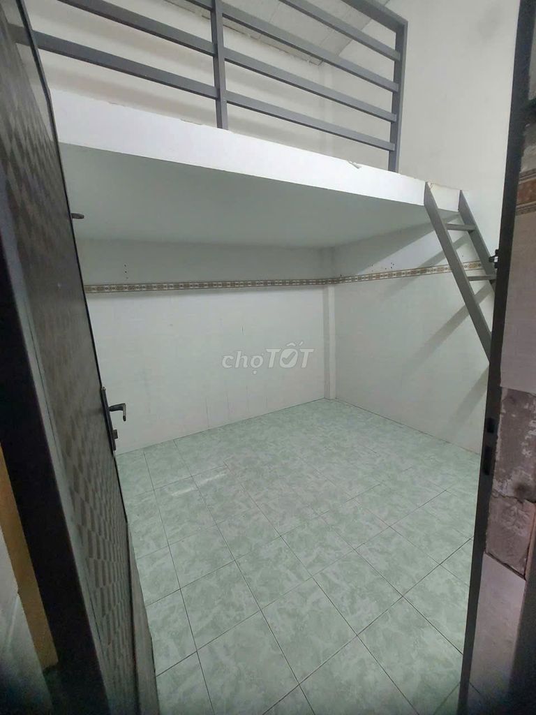 Rent a cash house, the original alley 413 Lê Văn Quới.