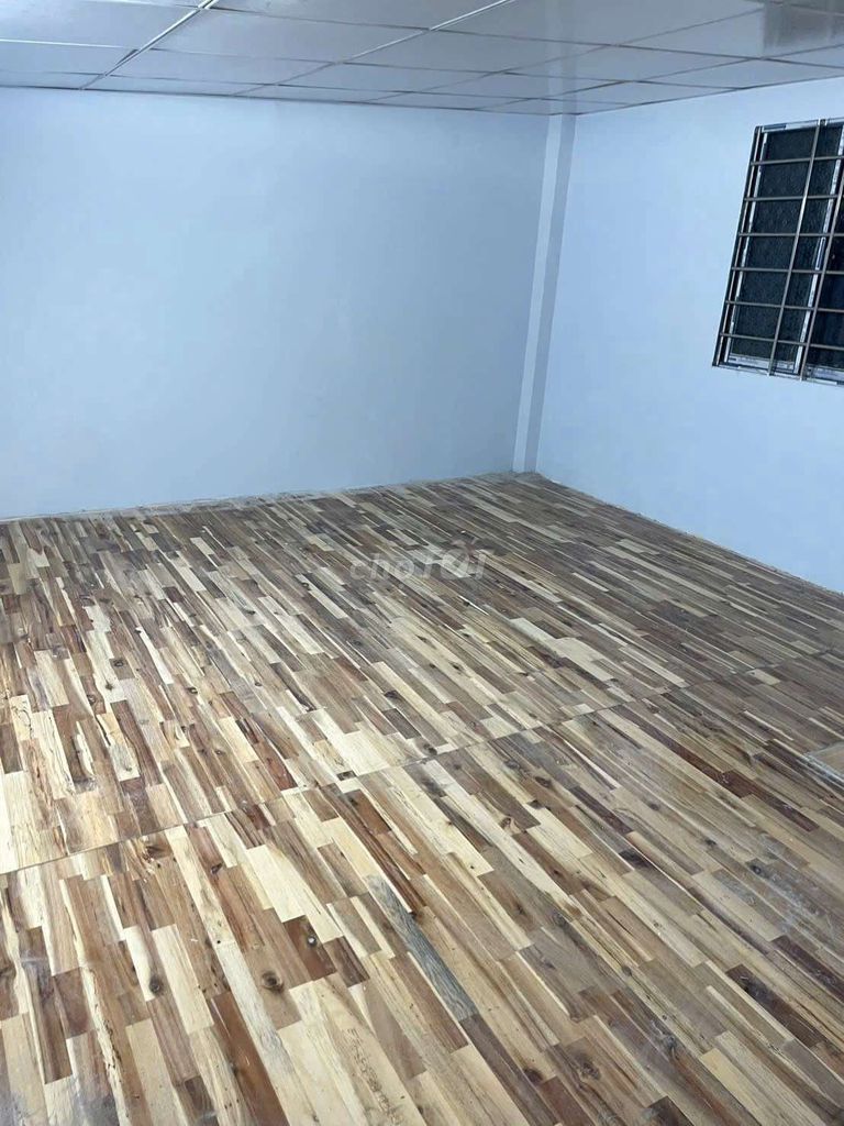 Original, 460-foot-car alley, floating, 2 bedrooms.