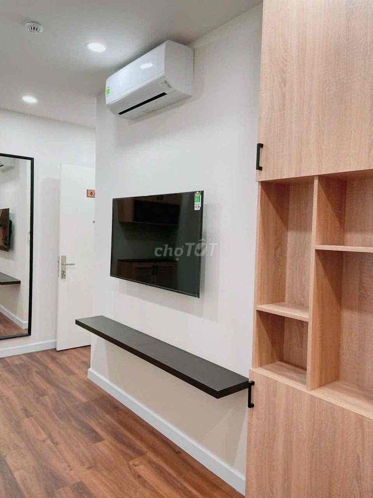 The Guardian 1st Bedroom in Central 3 nears the Democratic Wanderer.