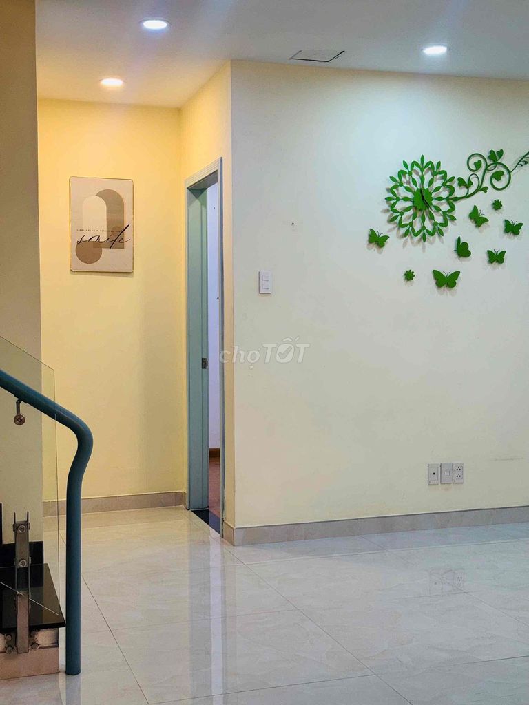 Rent Dupinx New Sai Gon-200 m2 private passageways