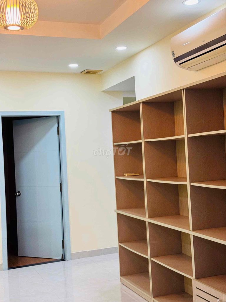 Rent Dupinx New Sai Gon-200 m2 private passageways