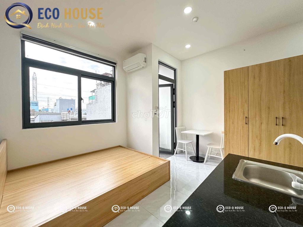 The new fancy mini-luxry apartment built near the commercial college is only 10 P driving.