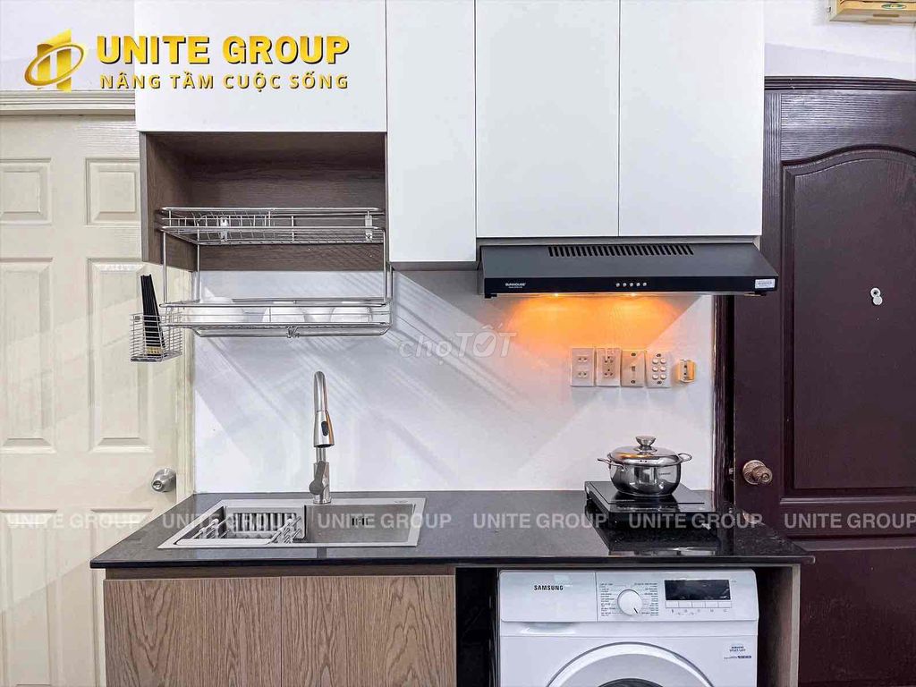 Rent room full senior interior