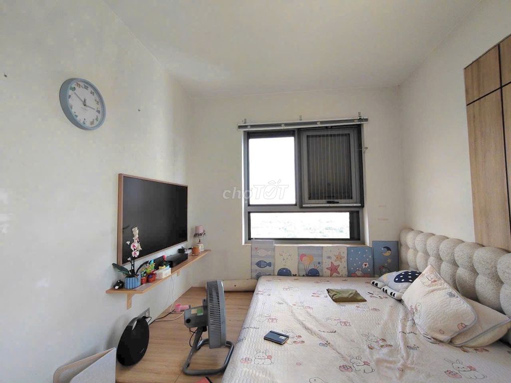 Rent apartment 2 Lux Garden bedroom, full interior, high-line view, uptown.
