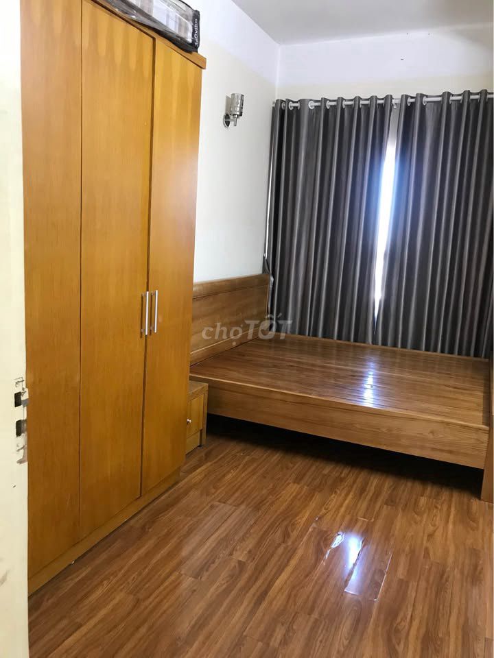 Rent Chung cư Phú Thọ, Nguyễn Thị Nhỏ-Ba 3 bedrooms, ntcb at 14 million a month.