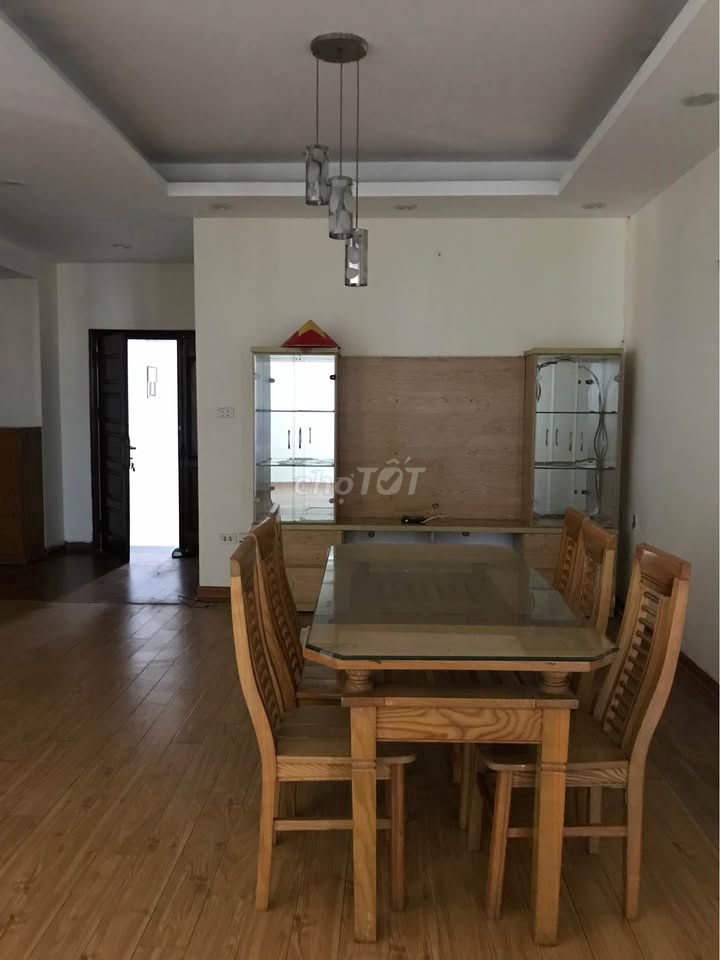 Rent Chung cư Phú Thọ, Nguyễn Thị Nhỏ-Ba 3 bedrooms, ntcb at 14 million a month.