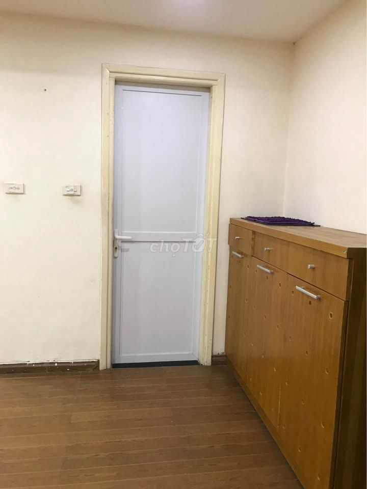 Rent Chung cư Phú Thọ, Nguyễn Thị Nhỏ-Ba 3 bedrooms, ntcb at 14 million a month.
