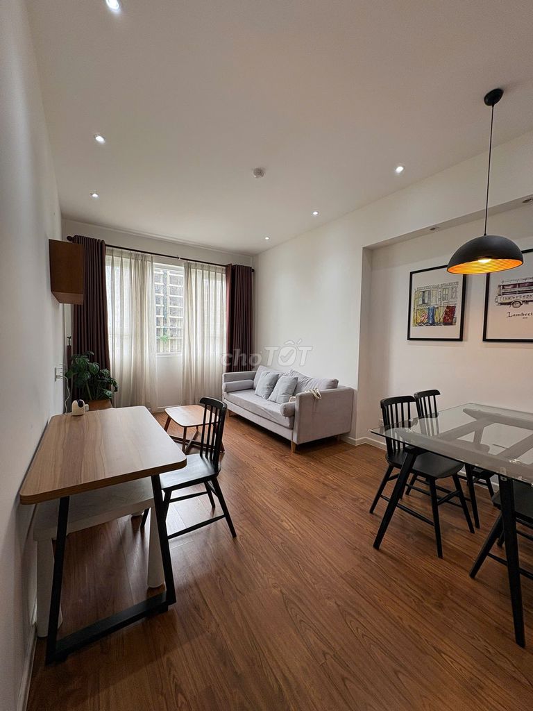 Rent The Park Residence two bedrooms. A toilet full of ten million.