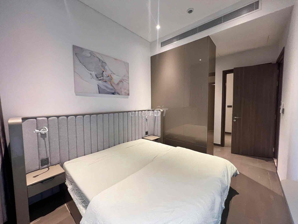 Two bedrooms two full interior toilets near the airport.